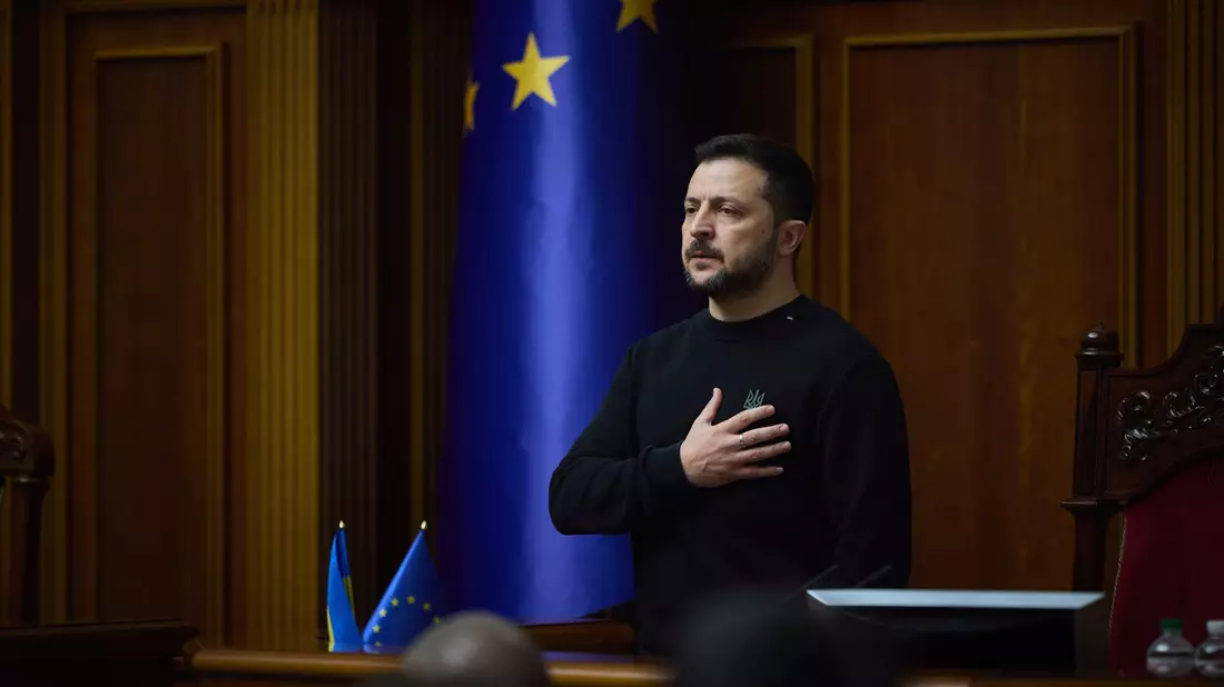 Präsident Selenskyj versucht die Widerstandsfähigkeit seines Landes zu stärken. - Bild: Uncredited/Press Service Of The President Of Ukraine/AP