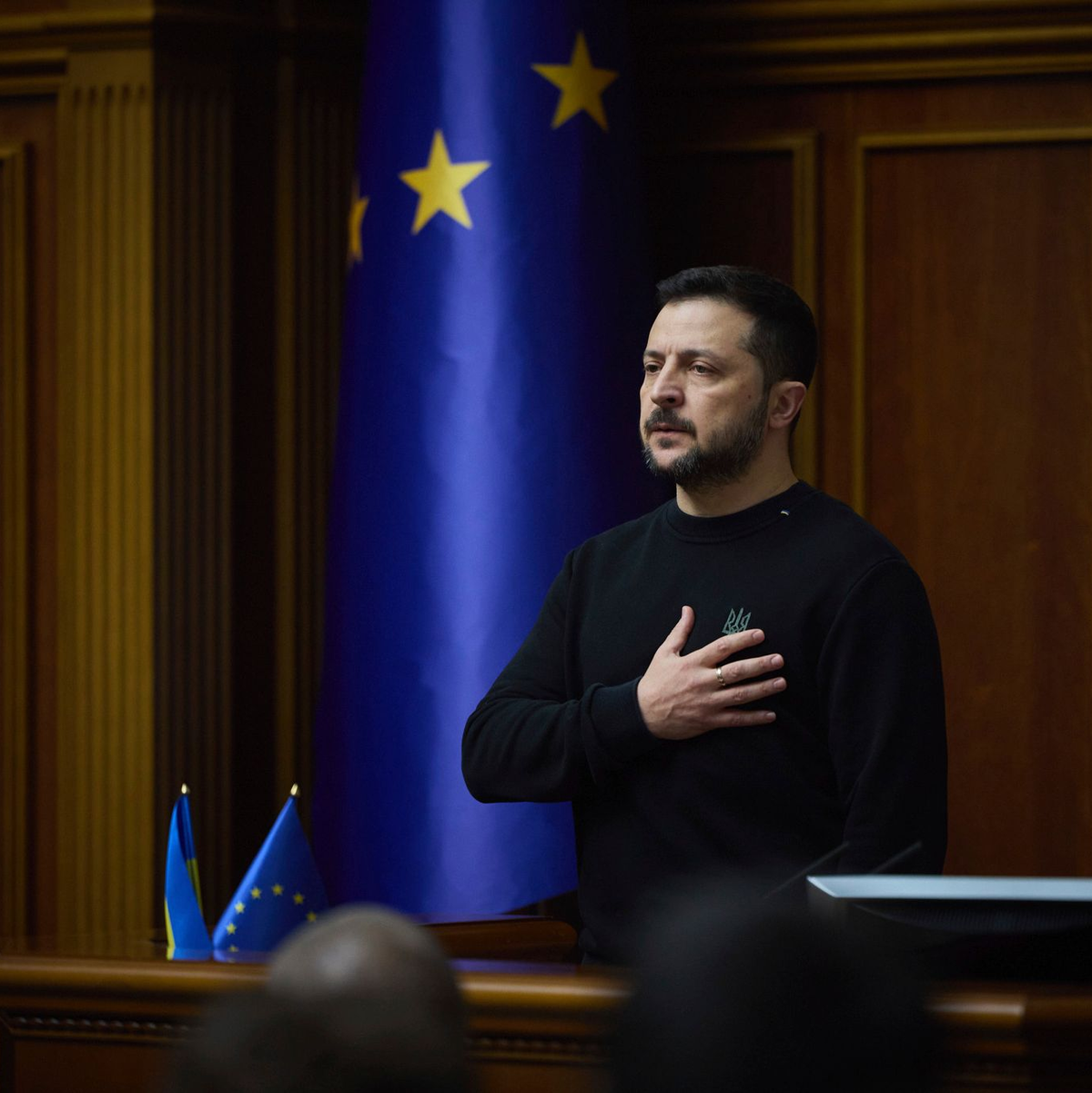 Präsident Selenskyj versucht die Widerstandsfähigkeit seines Landes zu stärken. - Foto: Uncredited/Press Service Of The President Of Ukraine/AP