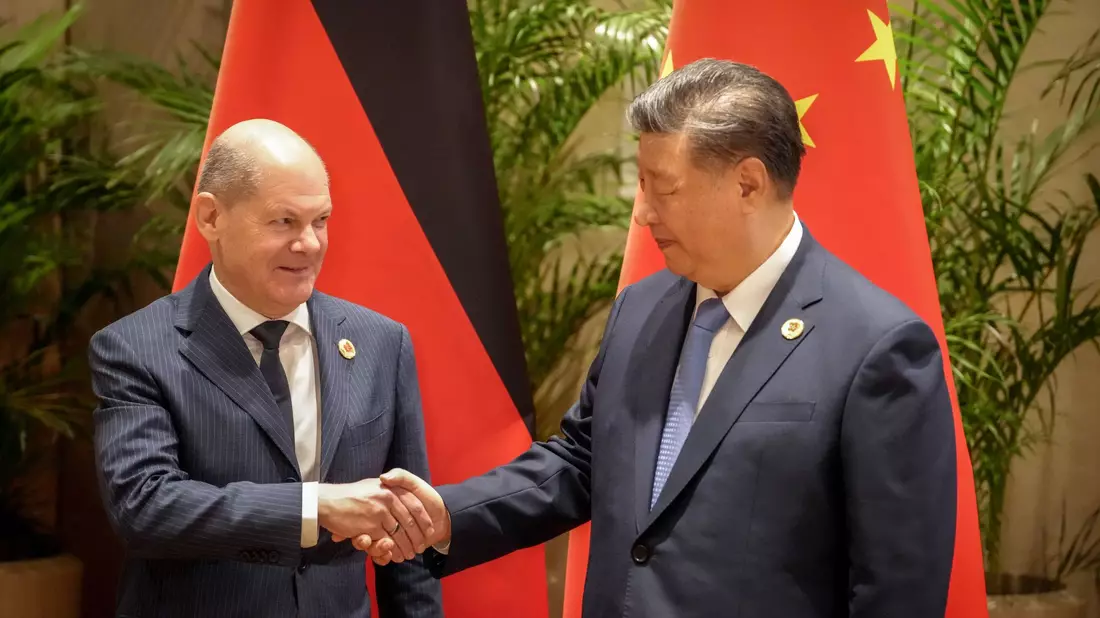 Bundeskanzler Scholz traf am Rande der G20-Gipfels mit Chinas Staatschef Xi zusammen. - Bild: Kay Nietfeld/dpa
