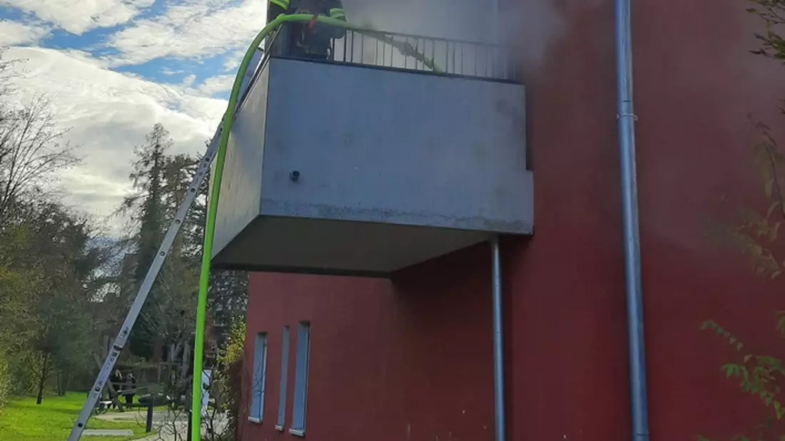 FW-M: Küche in Vollbrand (Harthof) - Bild: presseportal.de