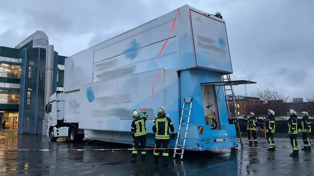 FW-BN: Defekter Showtruck löst Feuerwehreinsatz aus - Bild: presseportal.de