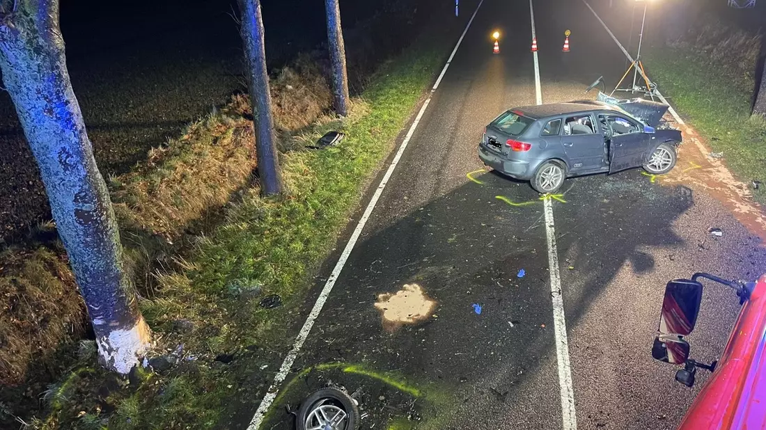 POL-STD: 20-jähriger Autofahrer bei Unfall zwischen Grundoldendorf und Apensen lebensgefährlich verletzt - Bild: presseportal.de