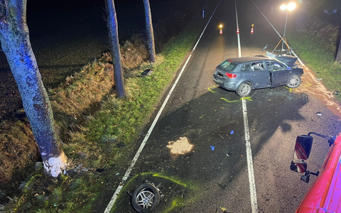 POL-STD: 20-jähriger Autofahrer bei Unfall zwischen Grundoldendorf und Apensen lebensgefährlich verletzt - Foto: presseportal.de