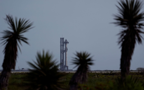 Mithilfe der Megarakete will SpaceX der Menschheit den Mars erschließen. - Foto: Eric Gay/AP/dpa