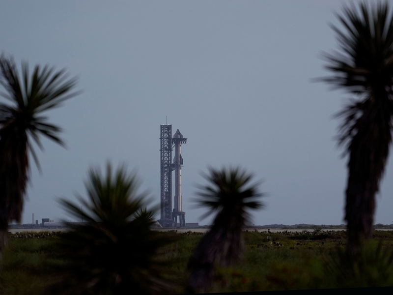 Mithilfe der Megarakete will SpaceX der Menschheit den Mars erschließen. - Foto: Eric Gay/AP/dpa