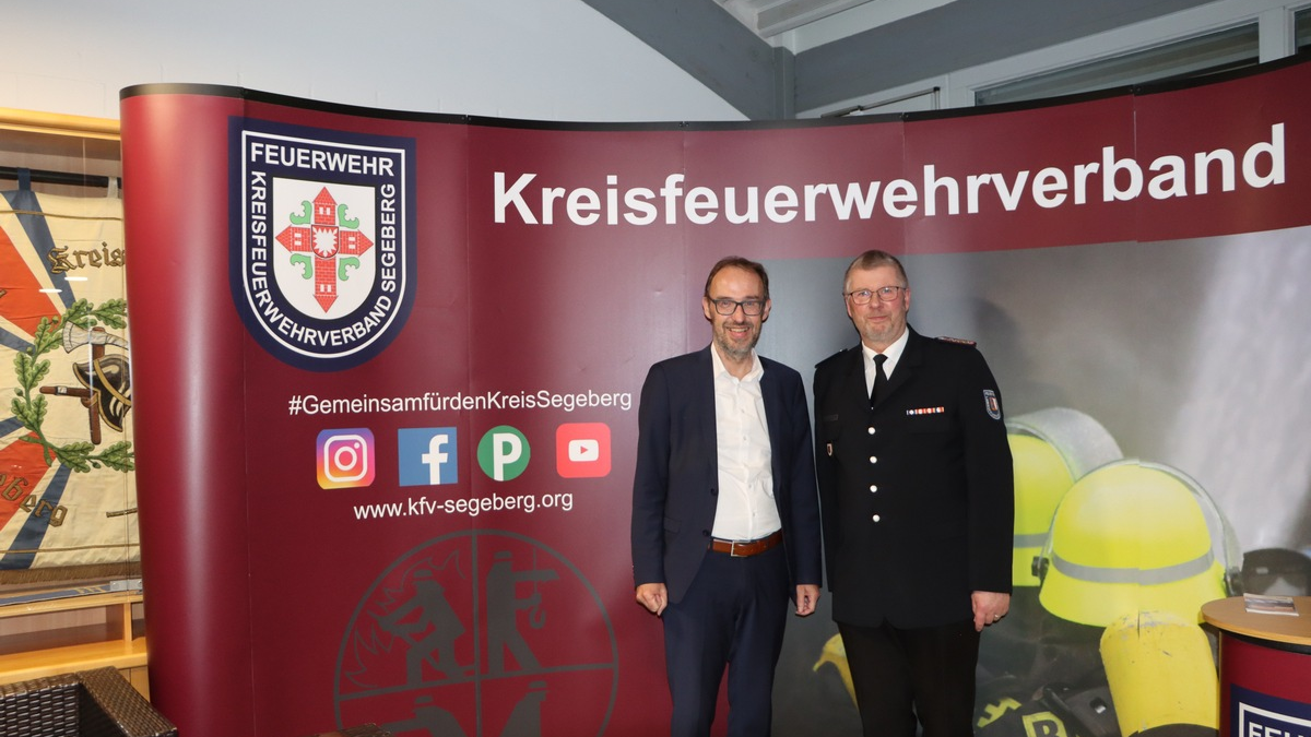 FW-SE: Förderung der Sparkasse Südholstein für Kinder- und Jugendfeuerwehren - Foto: presseportal.de