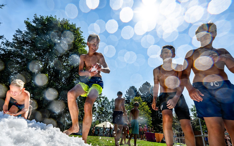 Aufwachsen in Frieden und Wohlstand - nicht alle Kinder haben dieses Privileg - Foto: Taneèek David/CTK/dpa