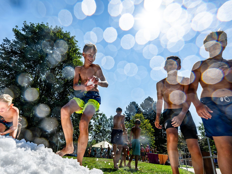 Aufwachsen in Frieden und Wohlstand - nicht alle Kinder haben dieses Privileg - Foto: Taneèek David/CTK/dpa