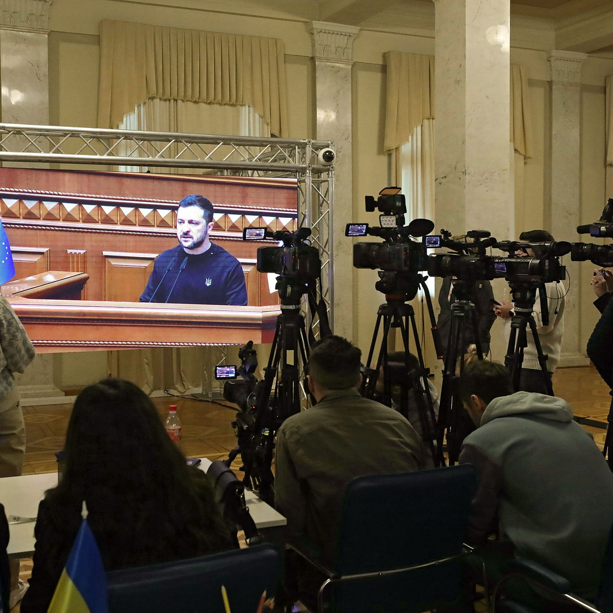 Selenskyj deutete in seiner Rede an, dass die Ukraine zeitweise mit dem Kontrollverlust über einige Gebiete leben müsse.  - Foto: -/Ukrinform/dpa