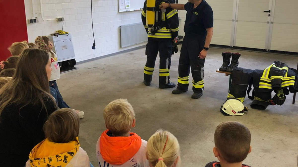 FW-KLE: Brandschutzerziehung mit dem Sankt-Markus-Kindergarten: 