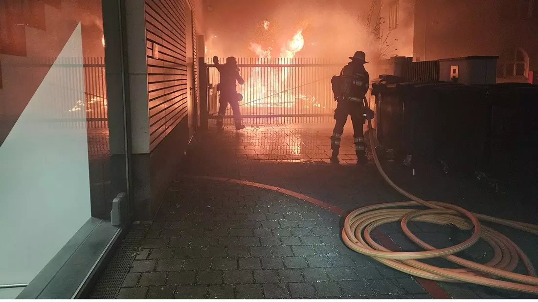 FW-M: Brand beschädigt Geschäftshaus (Schwabing) - Bild: presseportal.de