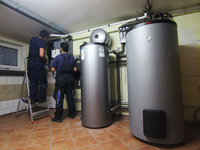 Viele Verbraucher scheuen energetische Sanierungen (Archivbild). - Foto: Doreen Garud/dpa/dpa-tmn