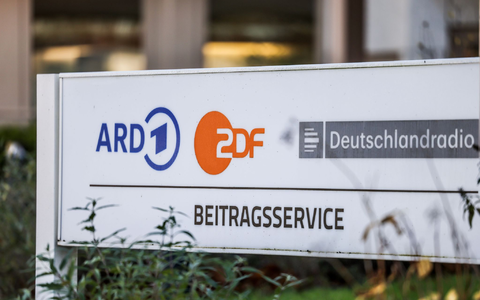 Niedersachsen setzt sich für die Erhöhung des Rundfunkbeitrags auf 18,94 Euro im Monat ein. (Archivbild) - Foto: Oliver Berg/dpa