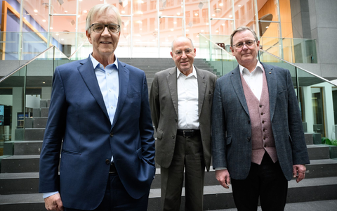 Dietmar Bartsch, Gregor Gysi und Bodo Ramelow bewerben sich um Direktmandate im Bundestag. - Foto: Bernd von Jutrczenka/dpa Dietmar Bartsch, Gregor Gysi und Bodo Ramelow bewerben sich um Direktmandate im Bundestag. - Foto: Bernd von Jutrczenka/dpa