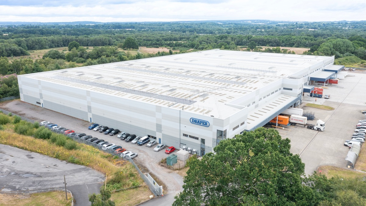 Werkzeuggroßhändler Draper Tools maximiert Effizienz mit teilautomatisierter Lagerlösung von SSI Schäfer - Foto: presseportal.de