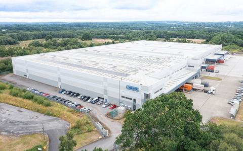 Werkzeuggroßhändler Draper Tools maximiert Effizienz mit teilautomatisierter Lagerlösung von SSI Schäfer - Foto: presseportal.de