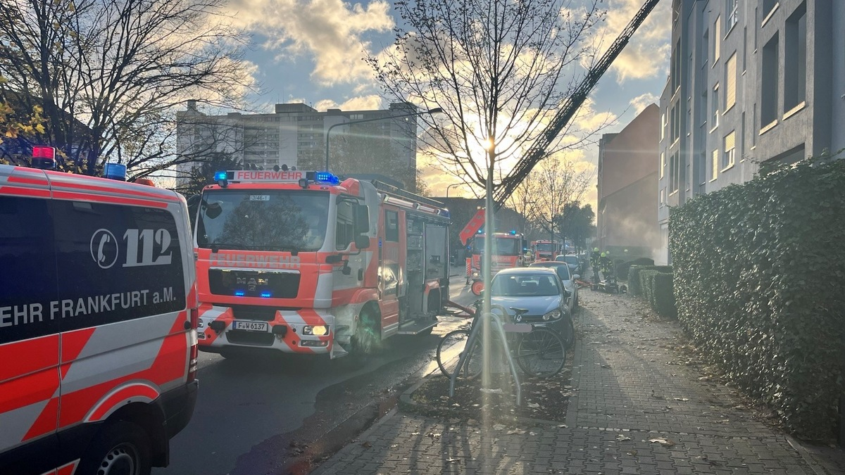 FW-F: Brand im Wohngebäudekomplex in Unterliederbach - Keine Verletzten - Foto: presseportal.de