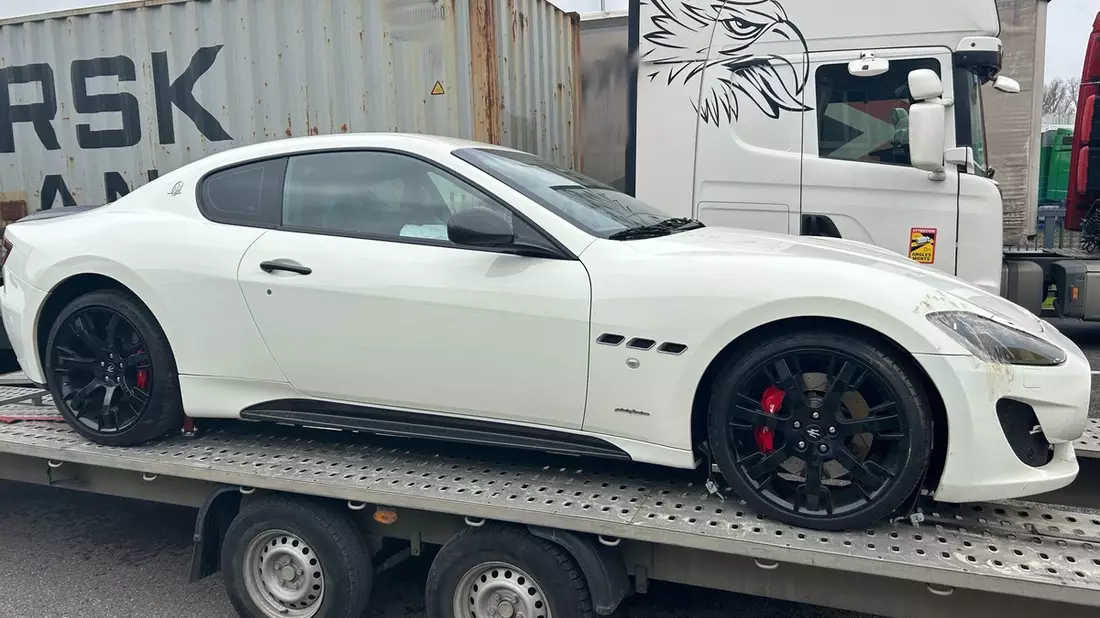 HZA-HN: Weißer Maserati vorschriftswidrig verbracht - Bild: presseportal.de