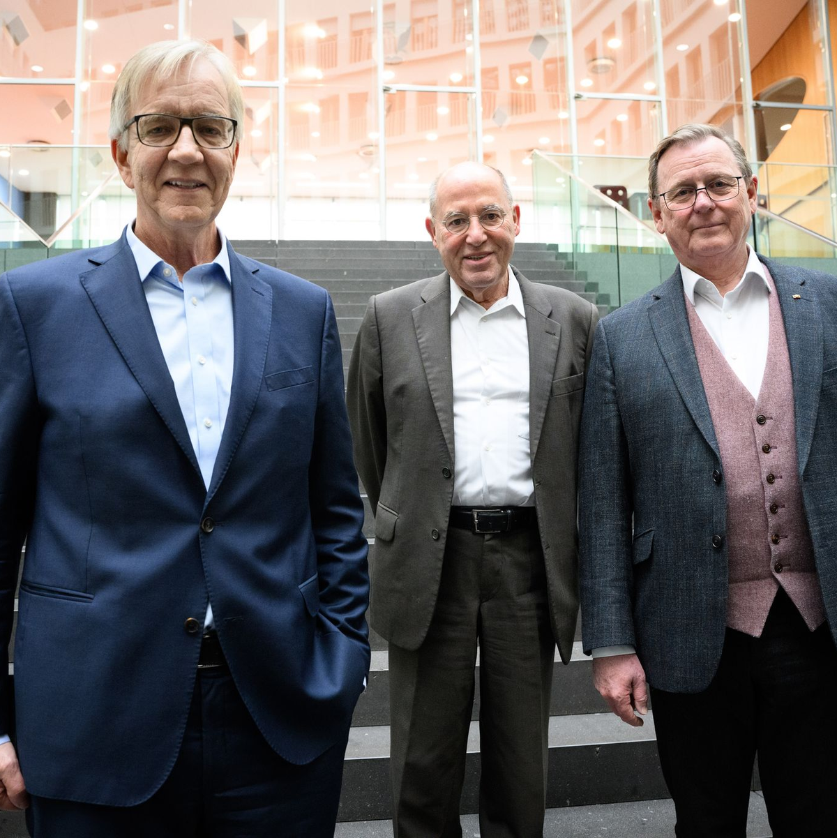 Dietmar Bartsch, Gregor Gysi und Bodo Ramelow bewerben sich um Direktmandate im Bundestag. - Foto: Bernd von Jutrczenka/dpa