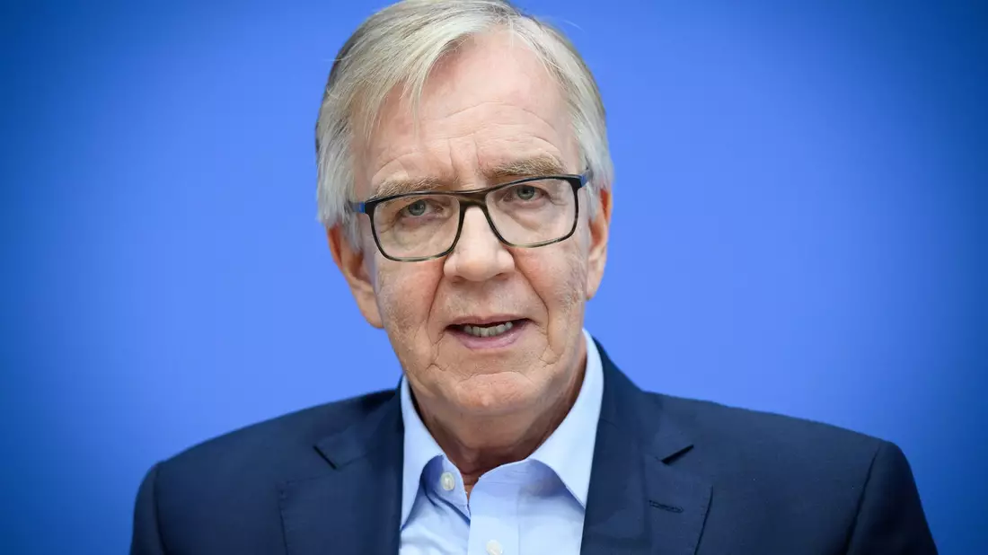 Dietmar Bartsch hat seinen Rostocker Wahlkreis bisher nicht direkt gewonnen, rechnet sich aber diesmal Chancen aus. - Bild: Bernd von Jutrczenka/dpa