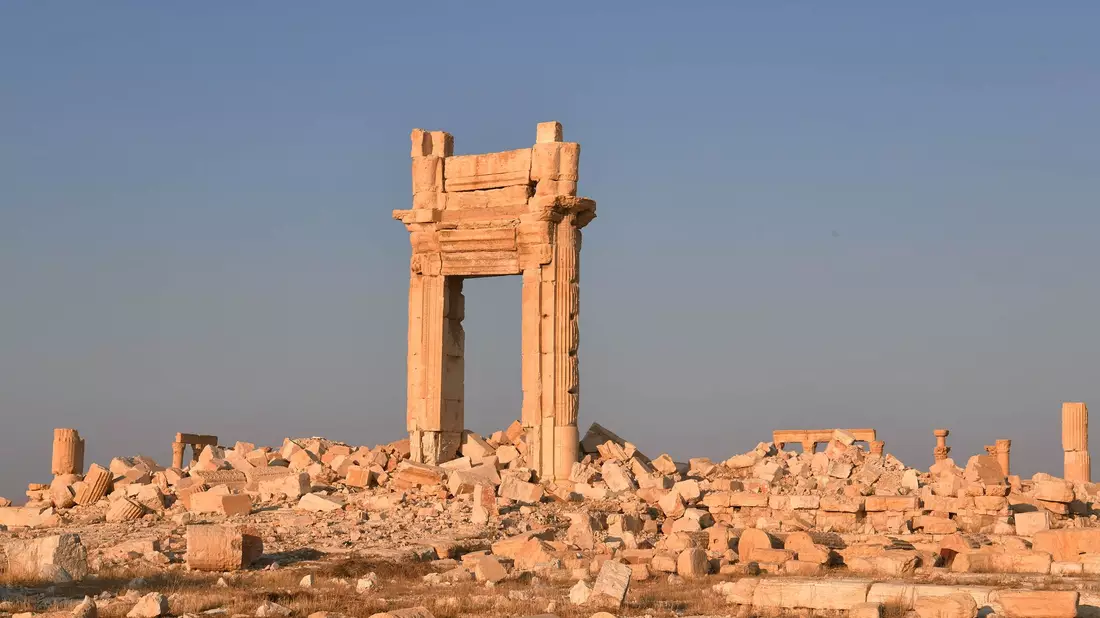 Die Angriffe sollen Ziele in der Nähe des historischen Teils der Stadt Palmyra getroffen haben. (Archivbild) - Bild: Ammar Safarjalani/XinHua/dpa