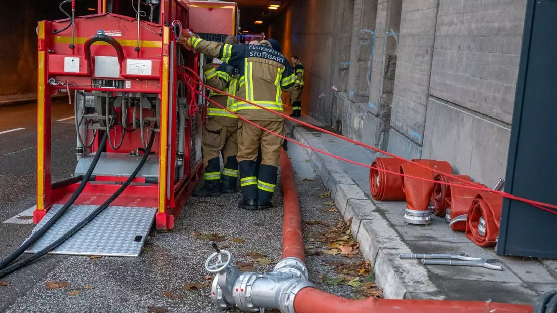 FW Stuttgart: Hilfeleistung am Charlottenplatz - Bild: presseportal.de