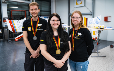 Neue Deutsche Meisterin der Fahrzeuglackierer ist Anna-Bettina Greiner-Fuchs aus Thüringen - Foto: presseportal.de