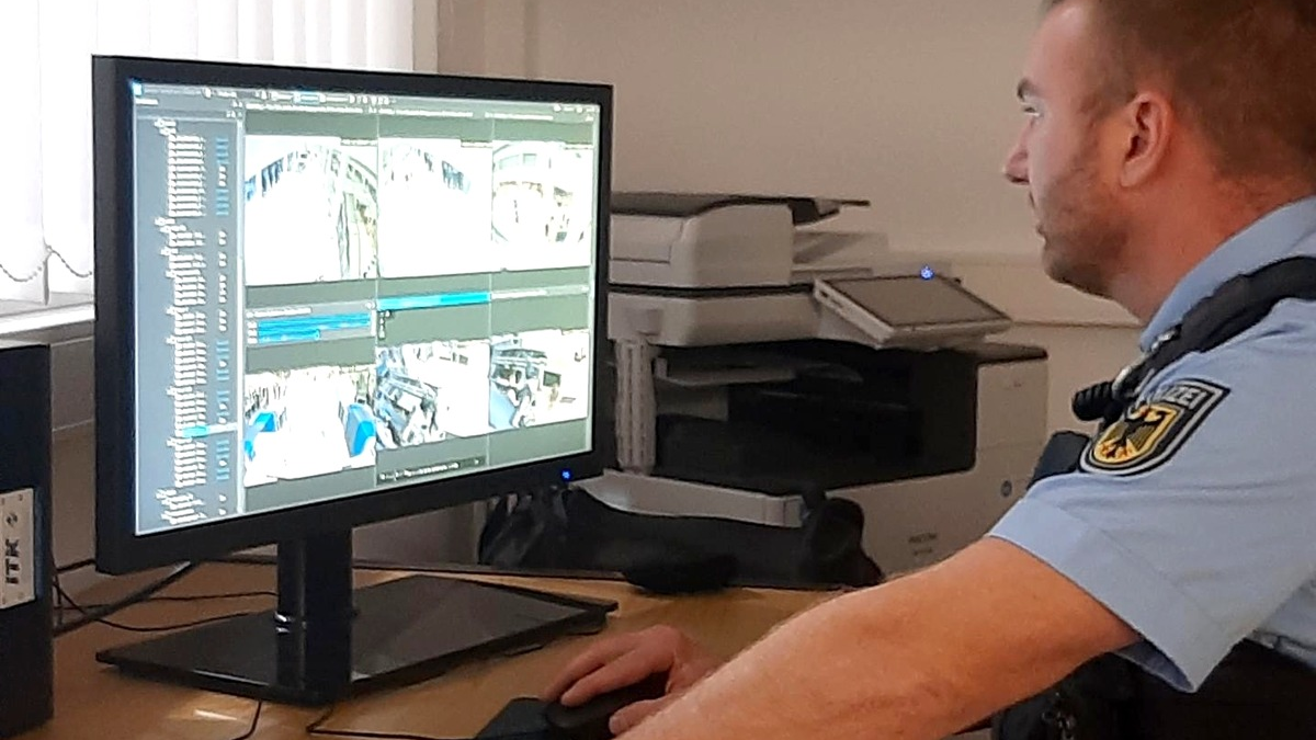 BPOL-HB: Diebstahl bei Luftsicherheitskontrolle: Bundespolizei klärt Fall innerhalb weniger Minuten mit Videotechnik auf - Foto: presseportal.de