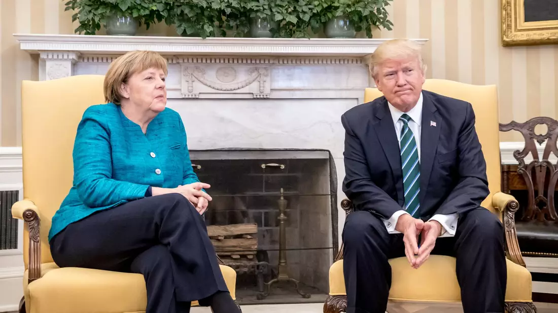 Gespräch im Oval Office vor der eher kontroversen Pressekonferenz. (Archivbild) - Bild: picture alliance / Michael Kappeler/dpa