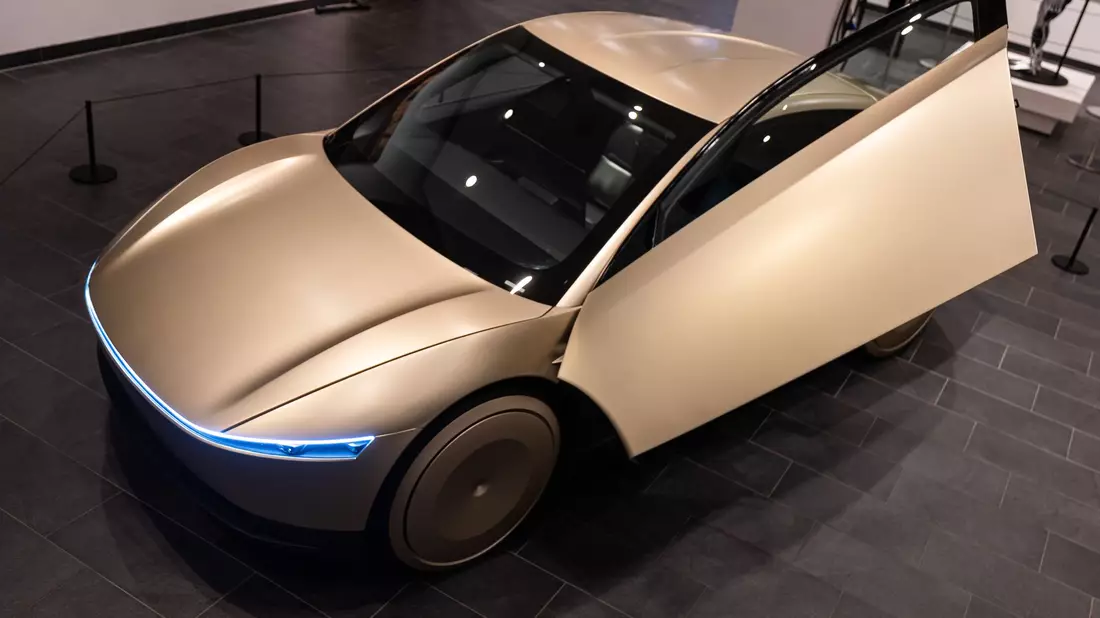 In Berlin kann man einen Prototyp des Tesla «Cybercab» sehen.  - Bild: Hannes P. Albert/dpa