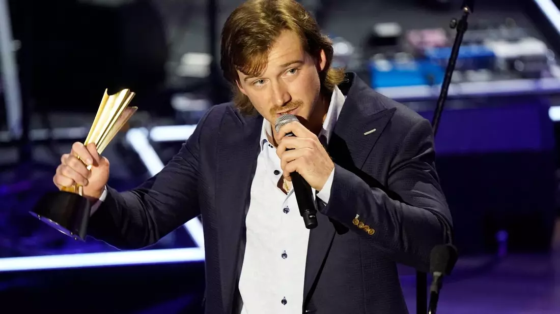 Morgan Wallen holt den CMA-Spitzenpreis, fehlt aber bei der Show. (Archivbild)  - Bild: Mark Humphrey/AP/dpa