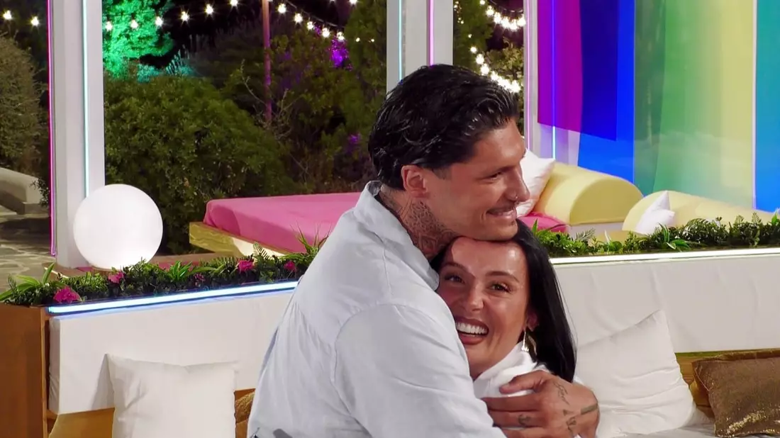Heute bei Love Island VIP: Alicias Einzug verwirrt Yasin, Sophie möchte nicht die zweite Wahl sein und Gigi ist wieder in love - Bild: presseportal.de