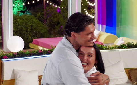 Heute bei Love Island VIP: Alicias Einzug verwirrt Yasin, Sophie möchte nicht die zweite Wahl sein und Gigi ist wieder in love - Foto: presseportal.de