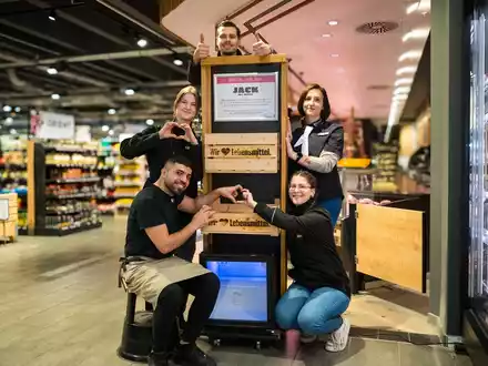 Lebensmittelwertschätzung - kreativ und alltagstauglich umgesetzt / EDEKA Center Brehm in Berlin gewinnt Auszeichnung für verantwortungsvolles Handeln 2024 - Foto: presseportal.de
