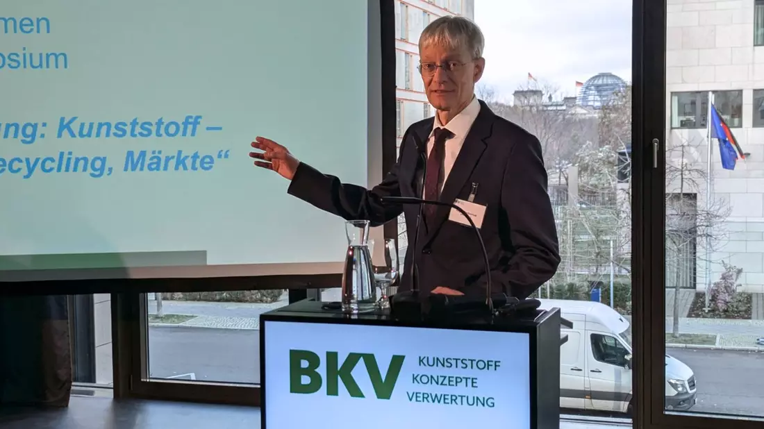 Warnsignal für den Wirtschaftsstandort: Deutsche Kunststoffindustrie steckt in der Krise - Bild: presseportal.de