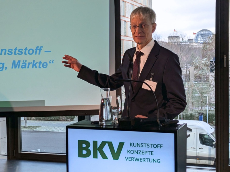 Warnsignal für den Wirtschaftsstandort: Deutsche Kunststoffindustrie steckt in der Krise - Foto: presseportal.de