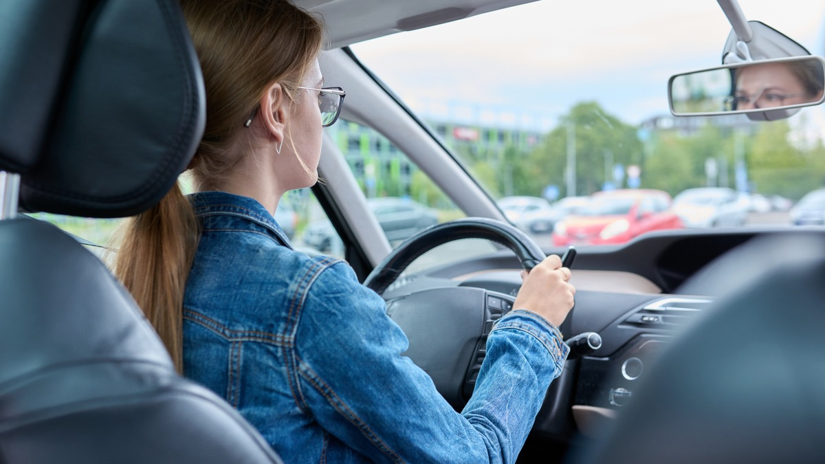 Über 90 Prozent der jungen Erwachsenen wollen ein eigenes Auto: ACV fordert zeitgemäße und bezahlbare Führerscheinausbildung - Foto: presseportal.de