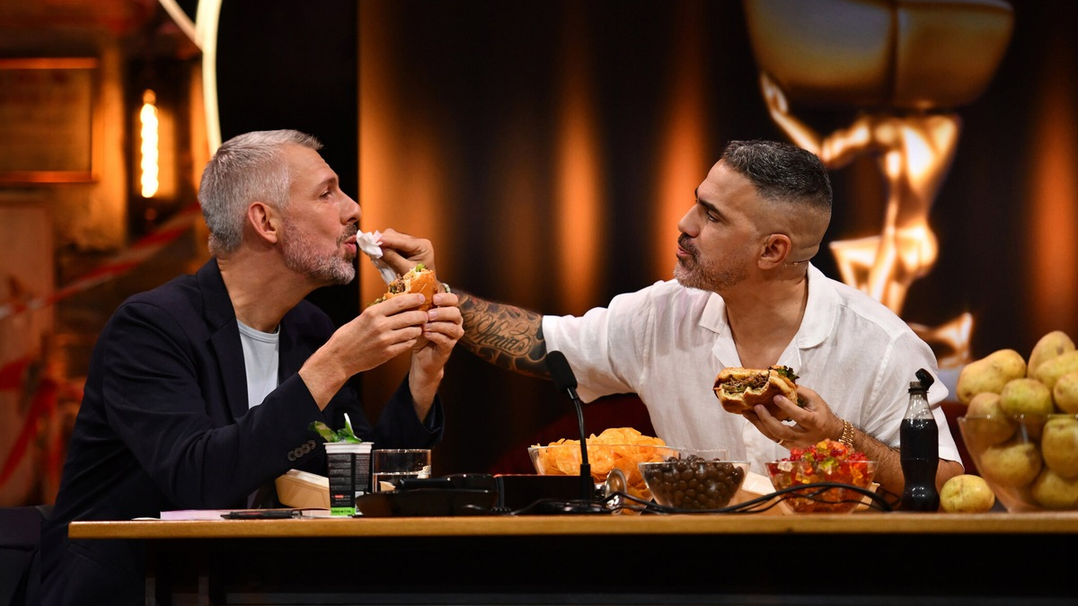 Sebastian Pufpaff Bushido TV total - Aber mit Gast - Foto: Joyn/Steffen Z Wolff/Brainpool, presseportal.de