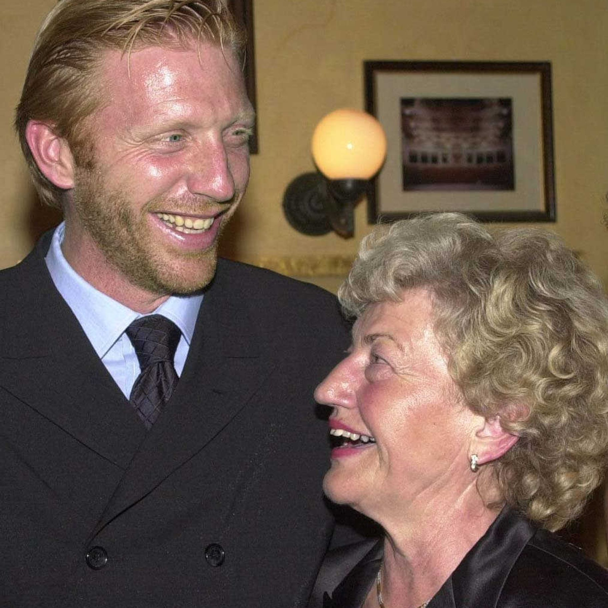 Sie war an seiner Seite: Elvira Becker.  - Foto: Ursula Düren/dpa