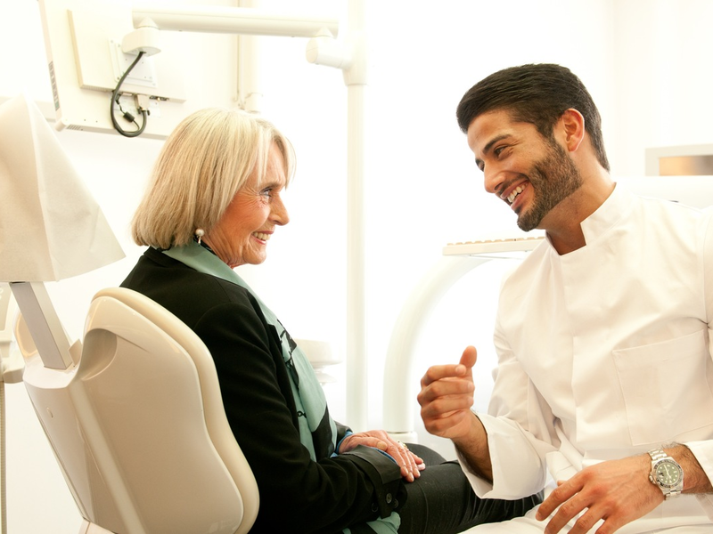 Zahnersatz im Ausland - Dr. Yasin Aktas verrät, warum günstig nicht immer der beste Weg ist - Foto: presseportal.de