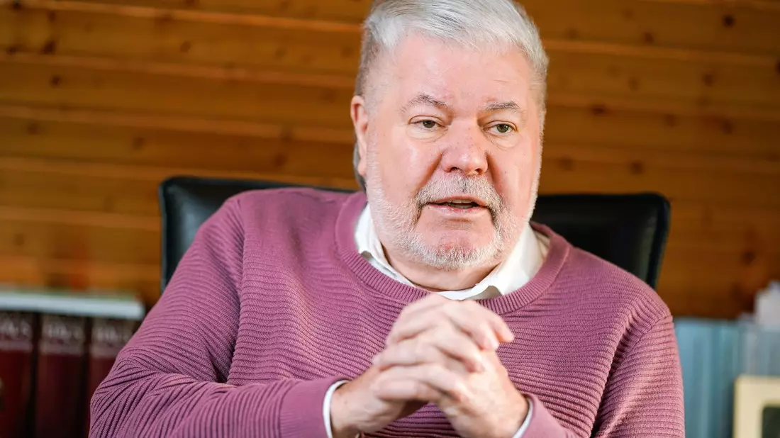 Ex-SPD-Chef Kurt Beck nimmt auch bei diesem Thema kein Blatt vor den Mund. (Archivbild) - Bild: Uwe Anspach/dpa