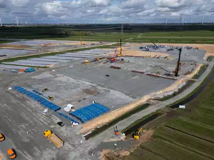 Was wird aus der geplanten Batteriefabrik in Schleswig-Holstein? (Archivbild) - Foto: Christian Charisius/dpa