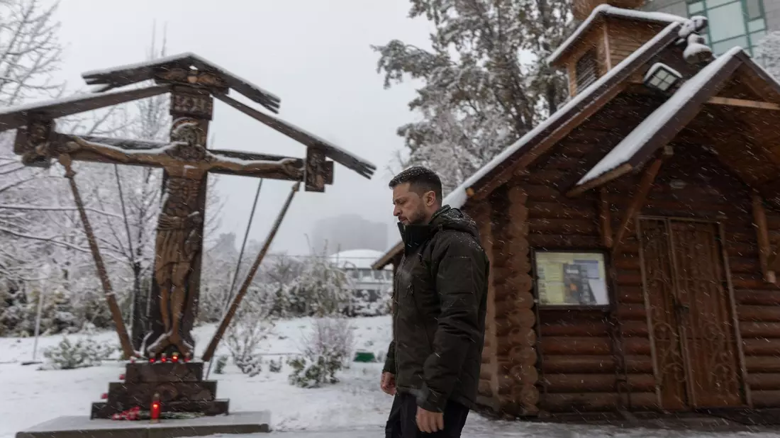 Der ukrainische Präsident Selenskyj fordert eine entschiedene Reaktion auf Russlands Raketenangriff. - Bild: Ukraine Presidency/Planet Pix via ZUMA Press Wire/dpa