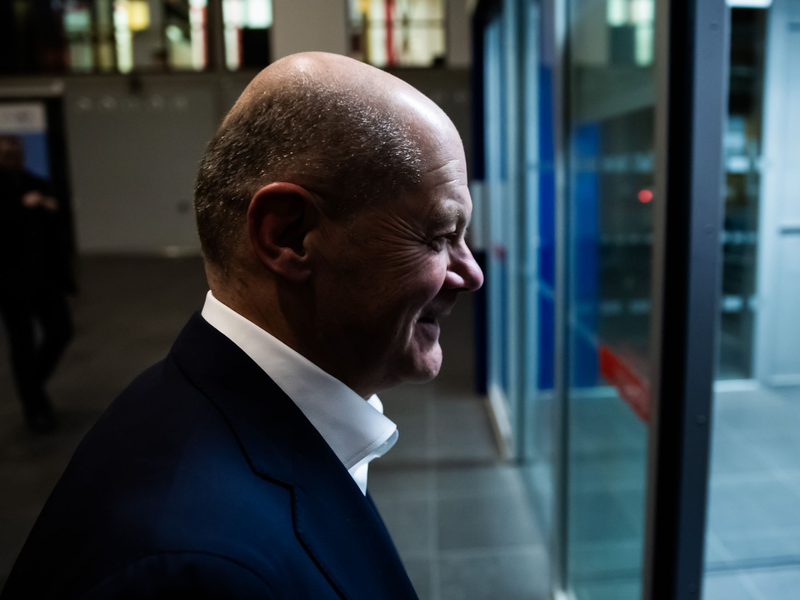 Zum zweiten Mal will Olaf Scholz als Kanzlerkandidat der SPD antreten. - Foto: Christoph Soeder/dpa