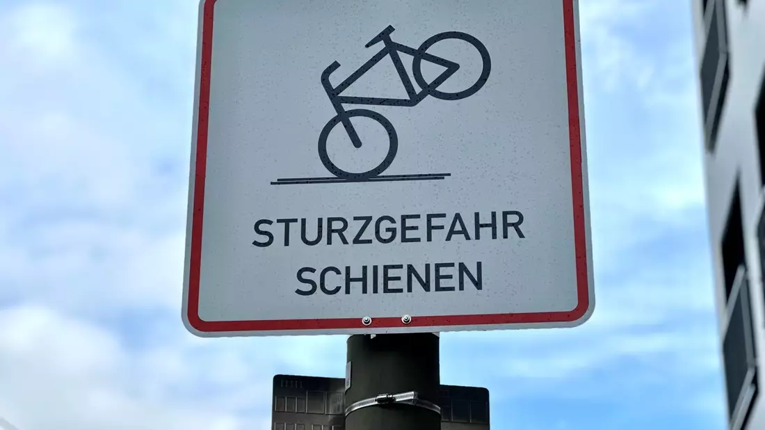 POL-DO: Brackel: In sieben Monaten sieben Unfälle auf Straßenbahnschienen - Bild: presseportal.de