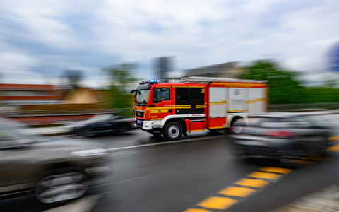 Ein zweijähriger Junge ist in Pirna in einen Schacht gefallen und musste befreit werden. (Symbolbild) - Foto: Robert Michael/dpa Ein zweijähriger Junge ist in Pirna in einen Schacht gefallen und musste befreit werden. (Symbolbild) - Foto: Robert Michael/dpa