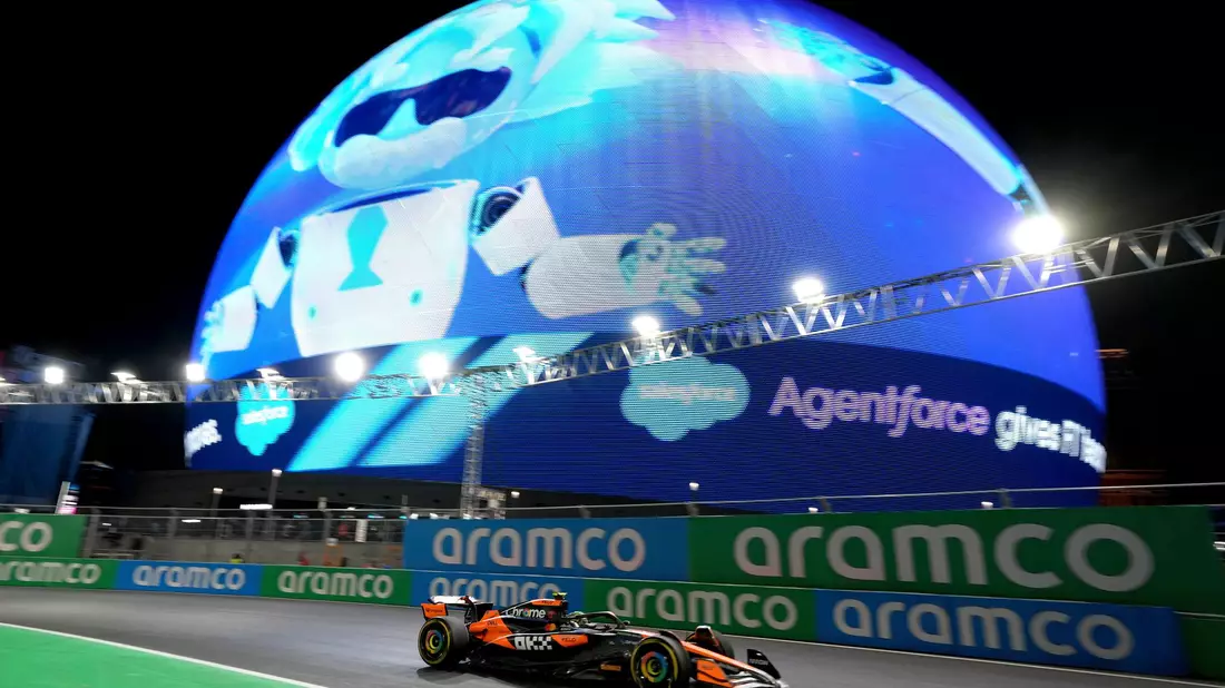 Lando Norris kam am ersten Trainingstag besser mit der Strecke zurecht als WM-Spitzenreiter Max Verstappen. - Bild: Rick Scuteri/FR157181 AP/AP