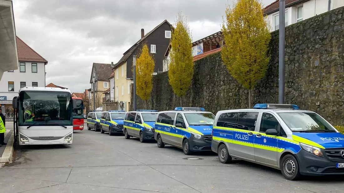 POL-HR: Homberg/Fritzlar - Polizei führt Kontrollen an Schul- und Linienbussen durch - Mängel festgestellt - Bild: presseportal.de