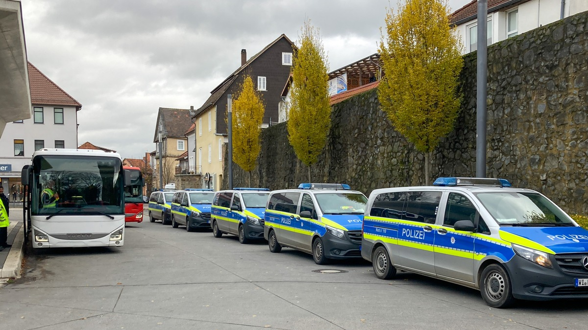 POL-HR: Homberg/Fritzlar - Polizei führt Kontrollen an Schul- und Linienbussen durch - Mängel festgestellt - Foto: presseportal.de