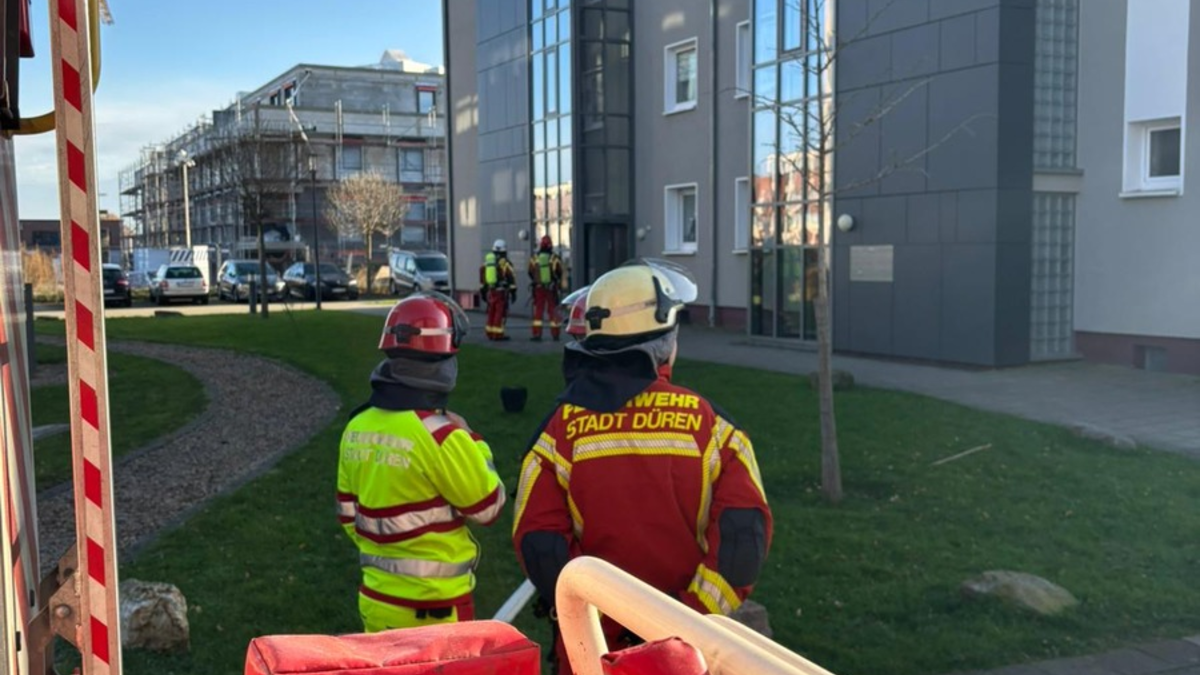 FW Düren: Wohnungsbrand am Freitagvormittag im Dürener Grüngürtel - Foto: presseportal.de